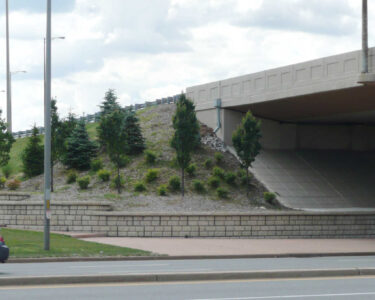 Redi_Rock_Cobblestone_Highway_overpass_retaining_walls